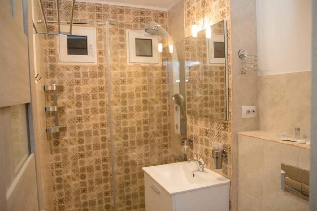 Colonial Touch Apartament Braszów Zewnętrze zdjęcie
